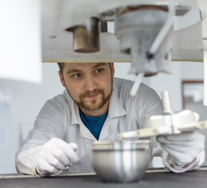 Od krytí ran po baterie. Česká firma nanoSPACE Technology získala evropský patent
